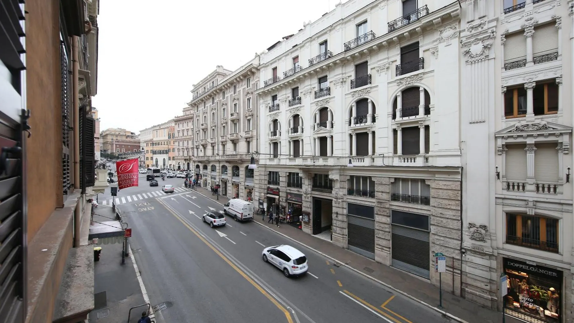 Maison Tritone contacts