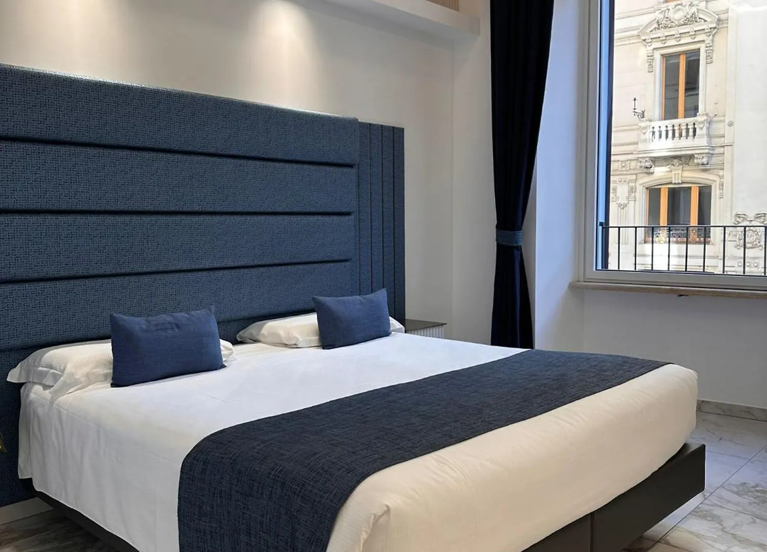 Maison Tritone Rome 4*,